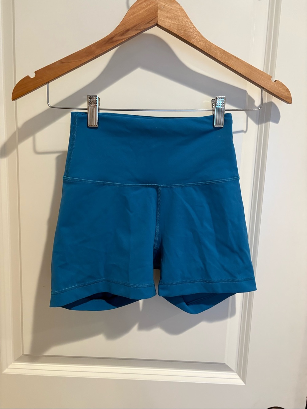Lululemon Women's High-Rise Bike Shorts in Teal Blue - size 4